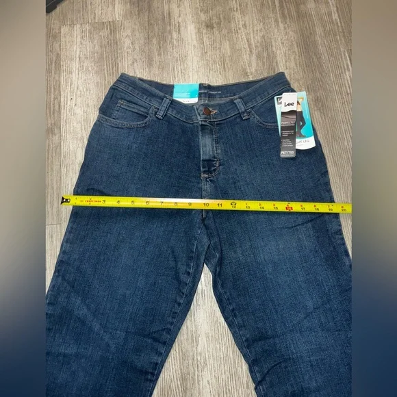 NWT Lee straight leg Jeans size 4 petite - Picture 5 of 9